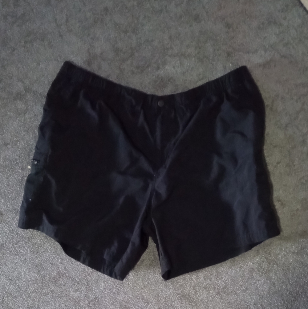 Columbia Black Cargo Shorts for Men